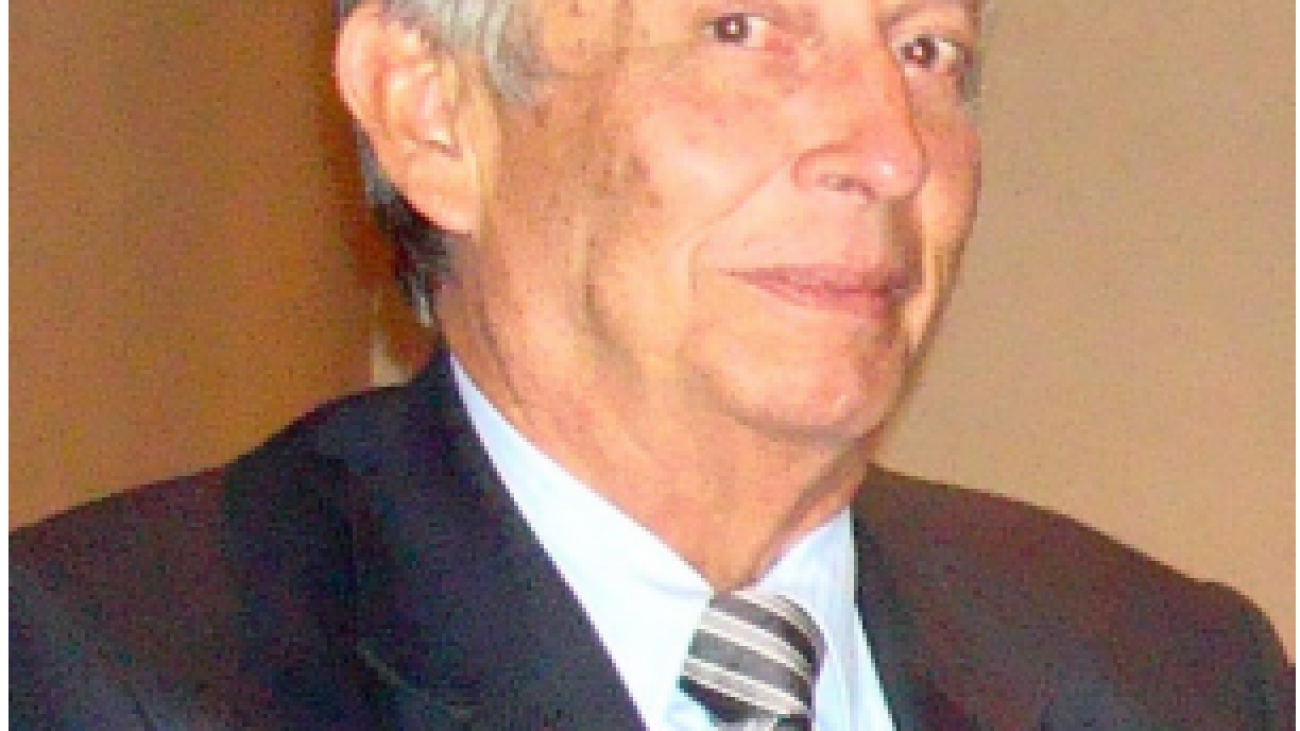 A EFRAÍN CENTENO MOSQUERA